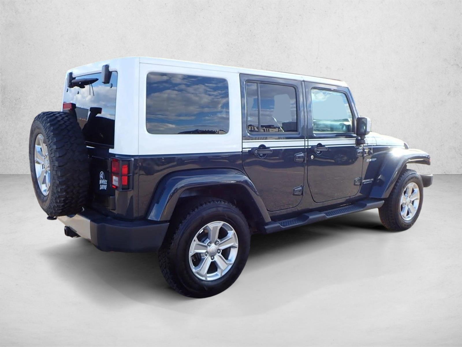 2017 Jeep Wrangler Unlimited Sahara photo 4