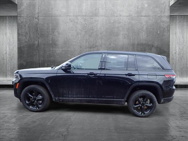 2025 Jeep Grand Cherokee Limited photo 2