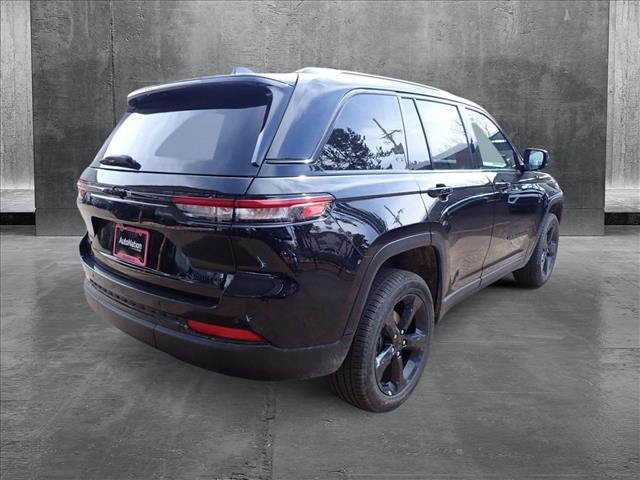 2025 Jeep Grand Cherokee Limited photo 4