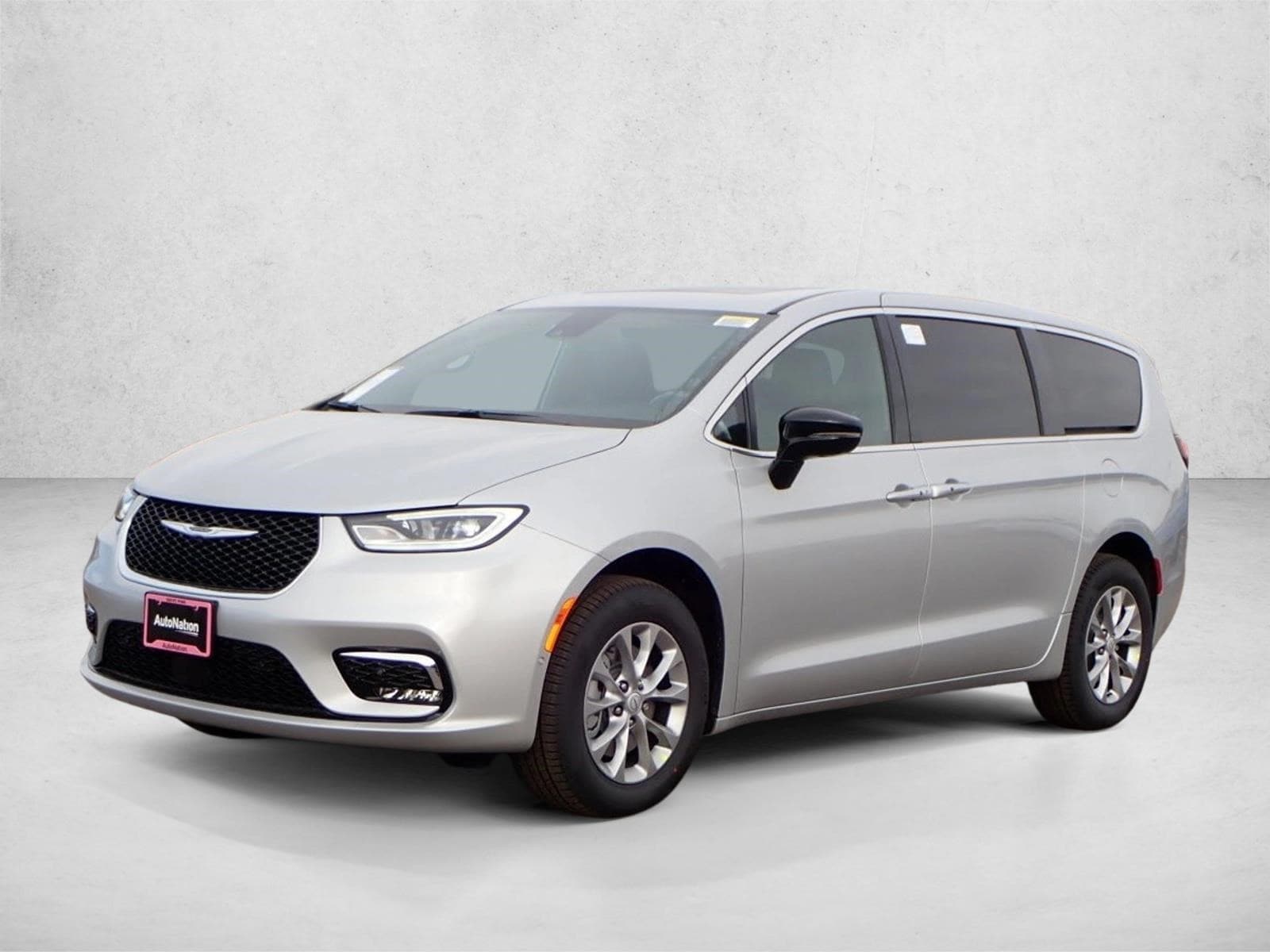 2026 Chrysler Pacifica Limited's photo