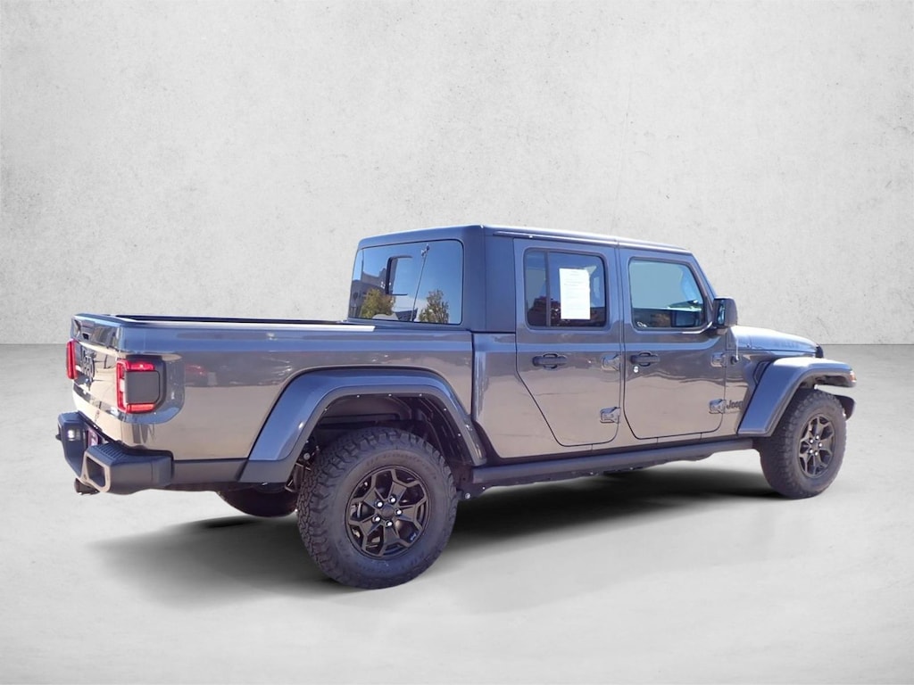 Used 2021 Jeep Gladiator Willys Crew Cab Pickup