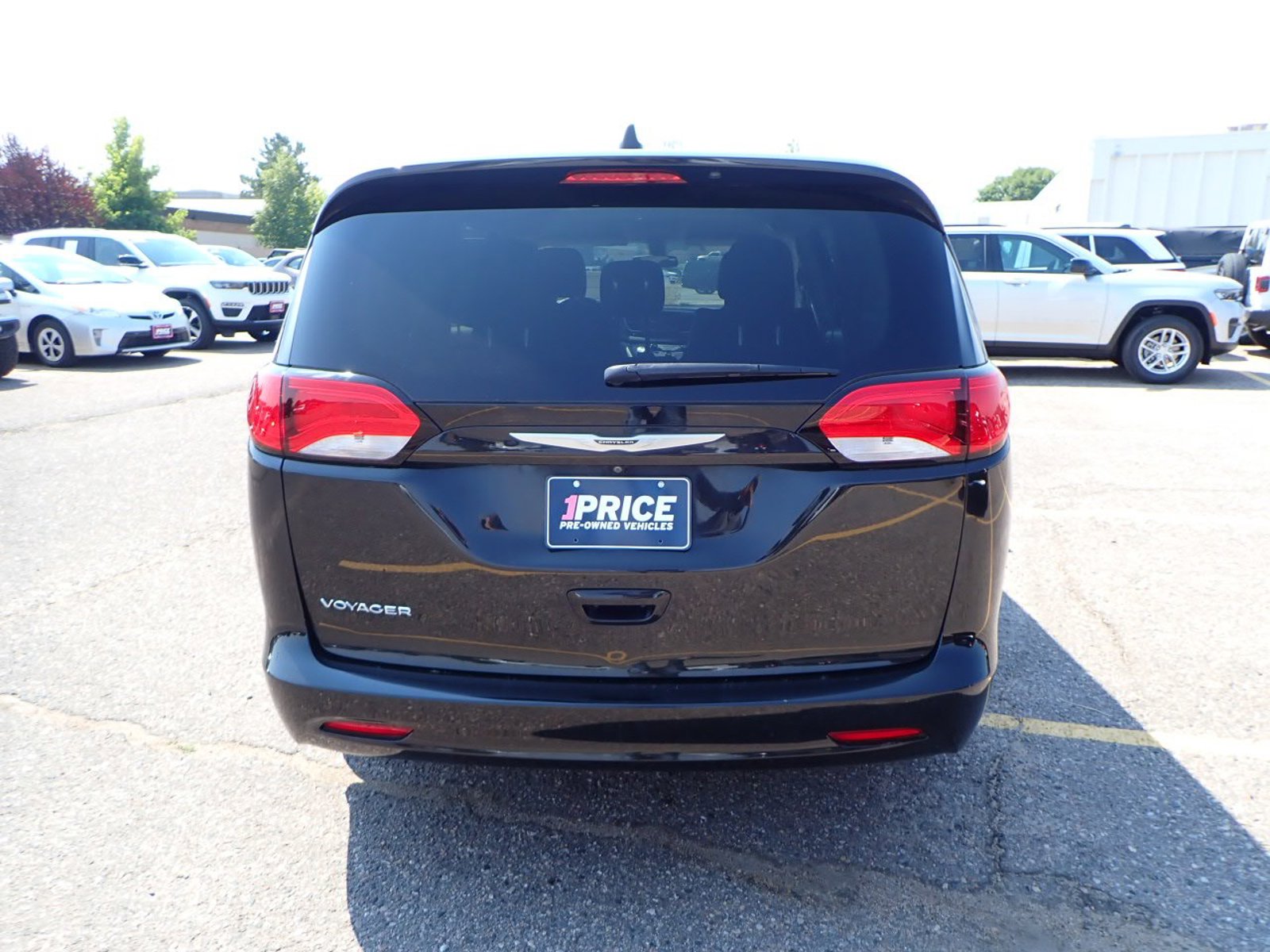 2022 Chrysler Voyager LX photo 3