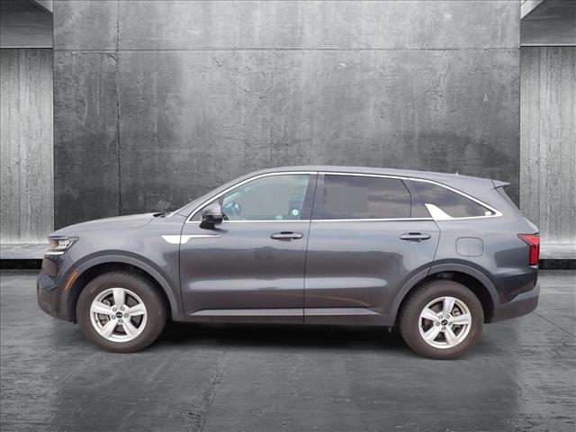 2021 Kia Sorento LX photo 2