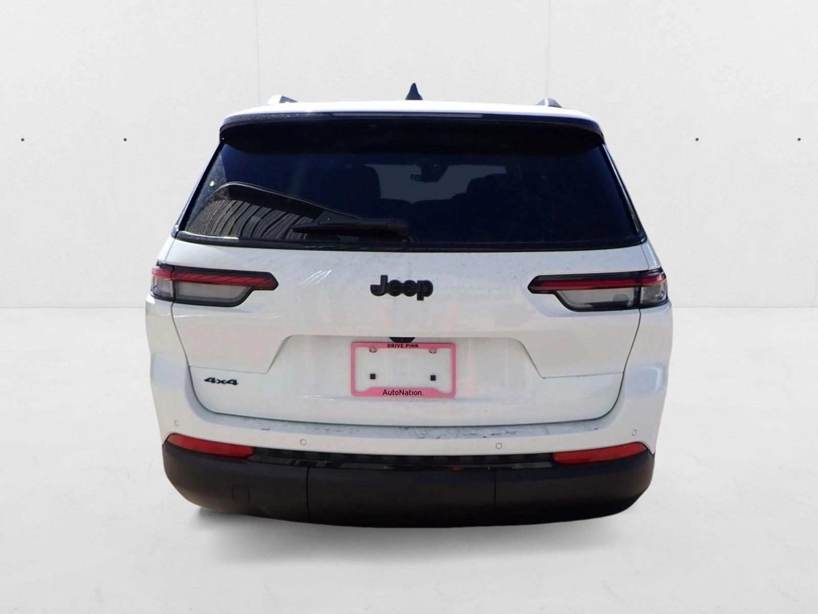 2025 Jeep Grand Cherokee Altitude photo 3