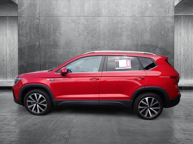 Used 2022 Volkswagen Taos SE with VIN 3VVLX7B23NM000936 for sale in Englewood, CO