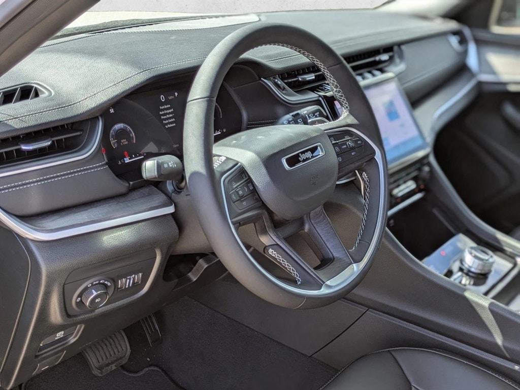 New 2025 Jeep Grand Cherokee Limited SUV