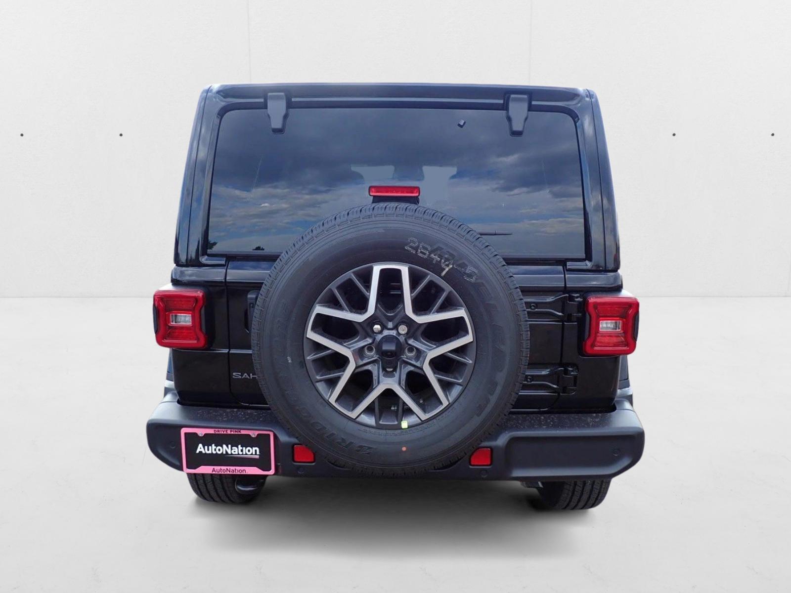 2025 Jeep Wrangler Sahara photo 3