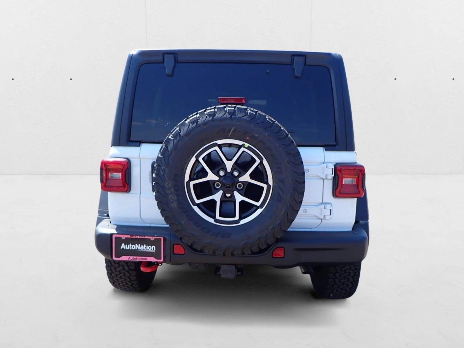 2025 Jeep Wrangler Rubicon photo 3