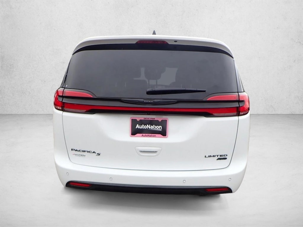 New 2025 Chrysler Pacifica Limited Van Passenger Van