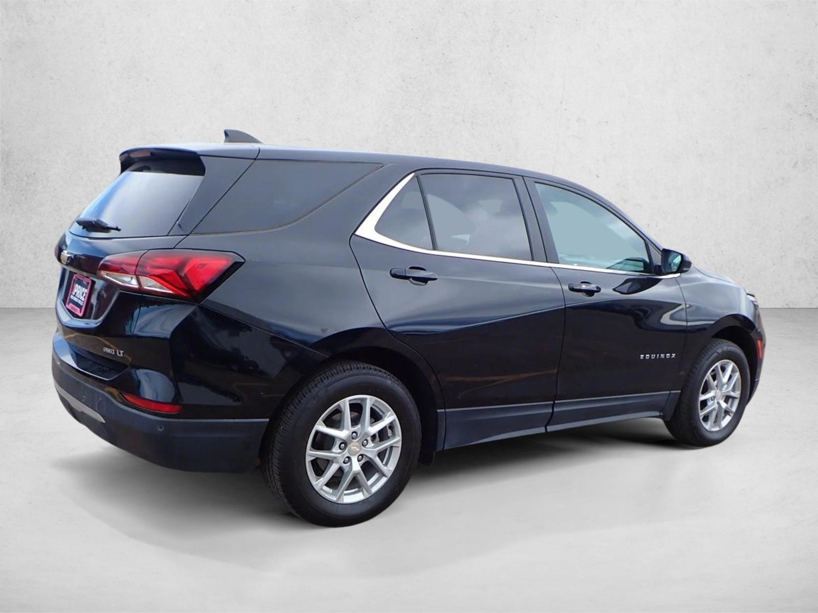 2023 Chevrolet Equinox LT photo 3