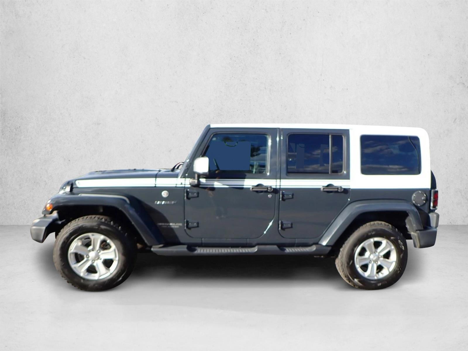 2017 Jeep Wrangler Unlimited Sahara photo 2