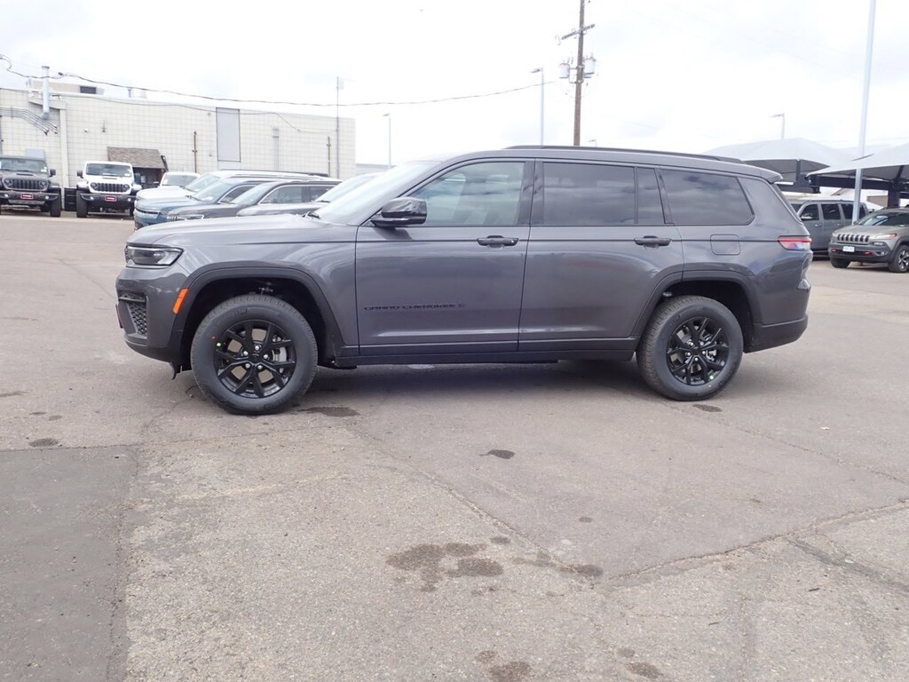 New 2026 Jeep Grand Cherokee Laredo Altitude SUV