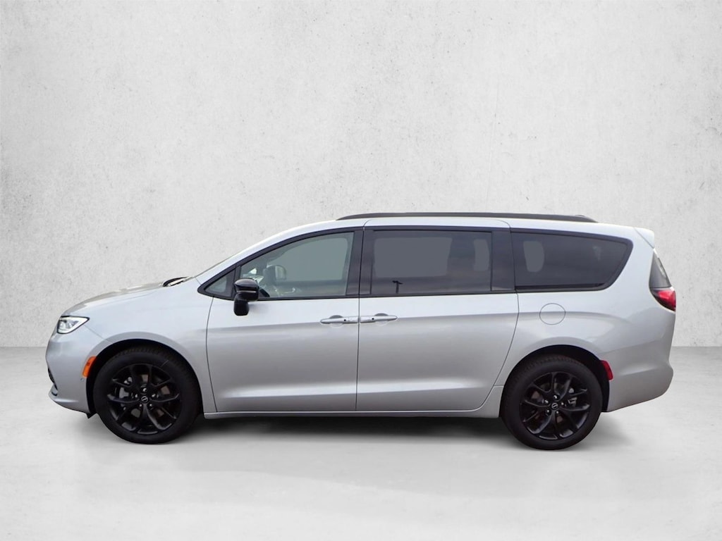 New 2026 Chrysler Pacifica Limited Van Passenger Van