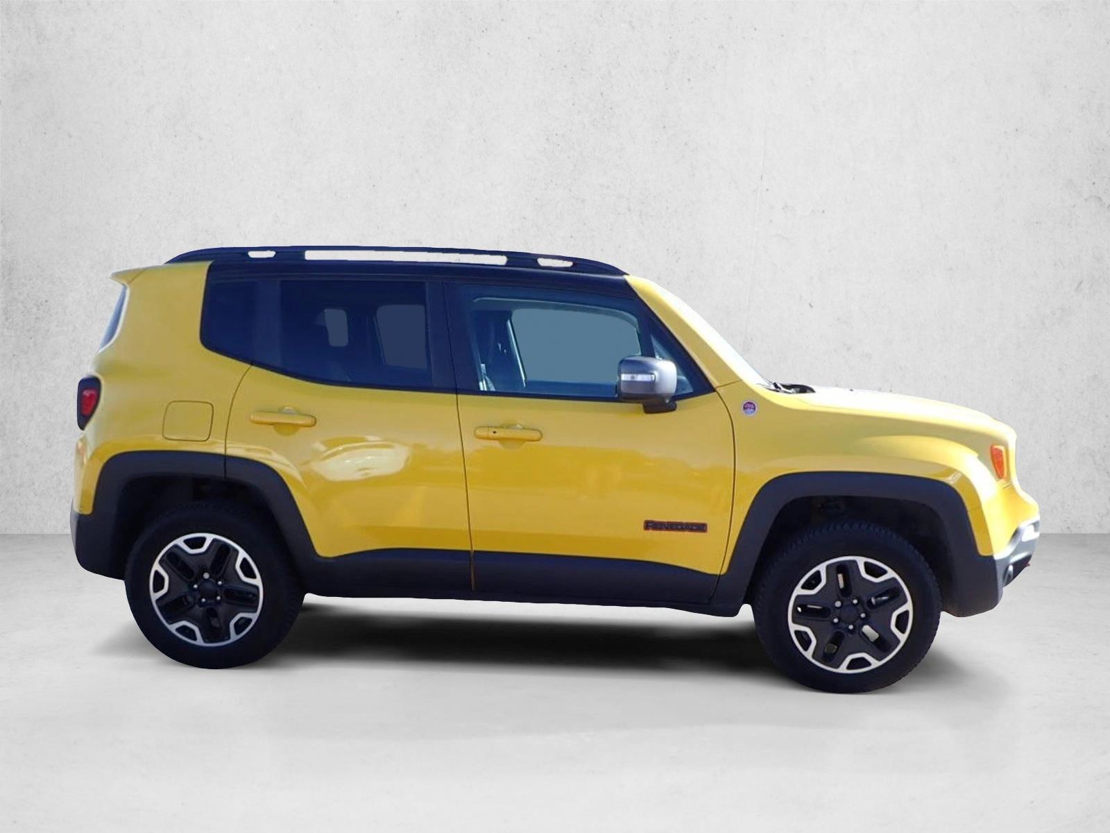2016 Jeep Renegade Trailhawk Sport photo 2