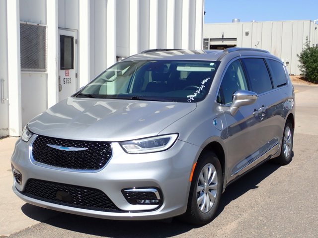 Used 2021 Chrysler Pacifica Hybrid Limited with VIN 2C4RC1S79MR510647 for sale in Englewood, CO