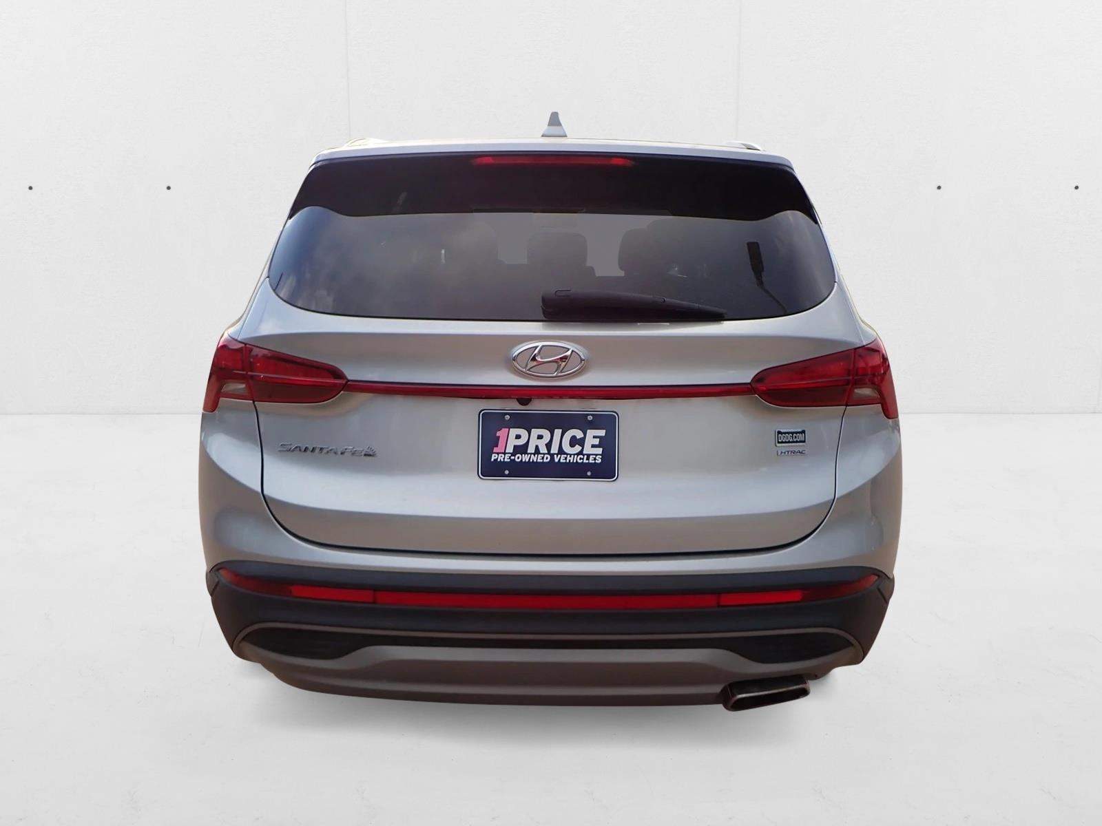 2021 Hyundai Santa Fe SE photo 3