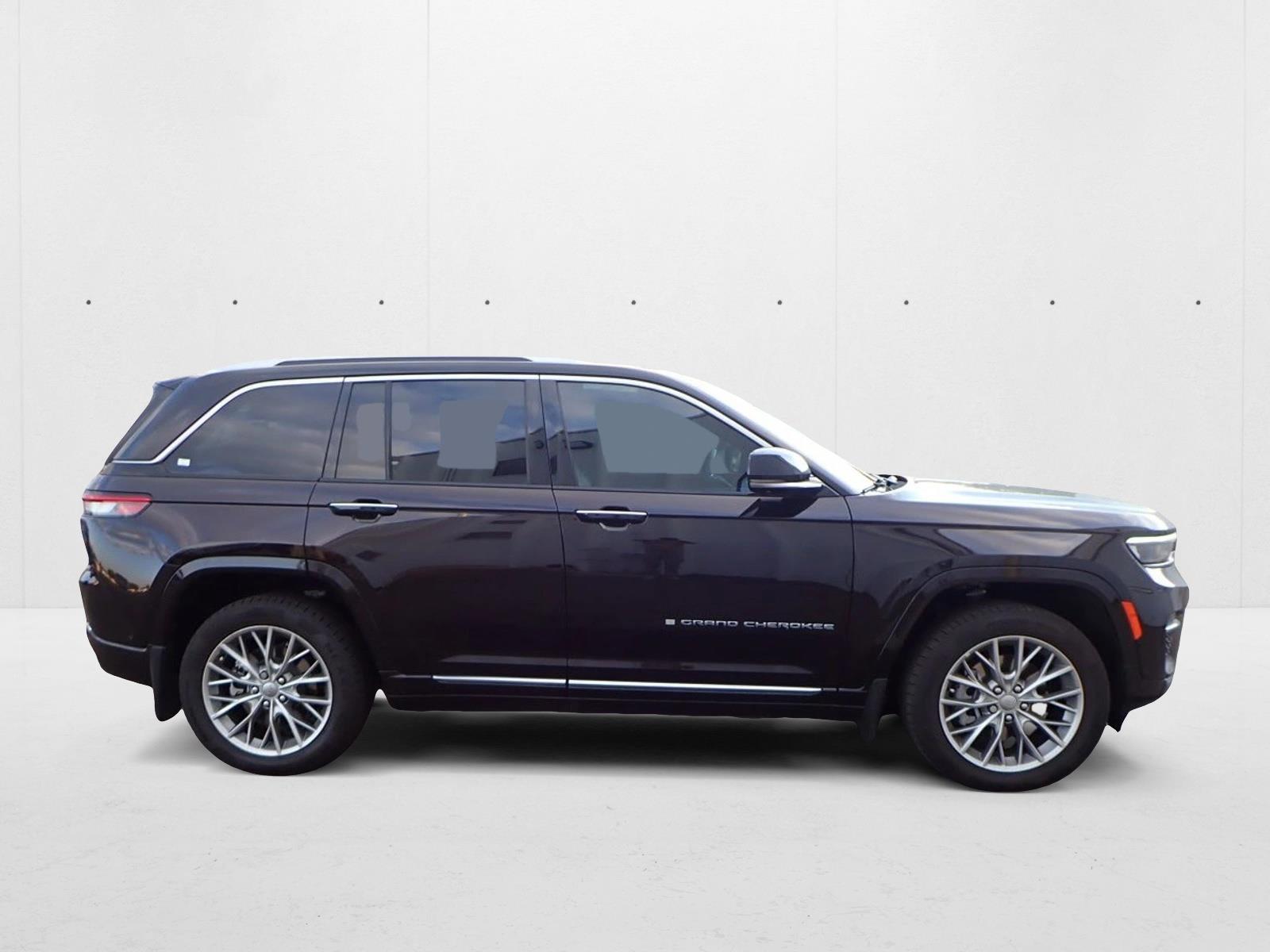 2022 Jeep Cherokee Summit 4xe photo 2