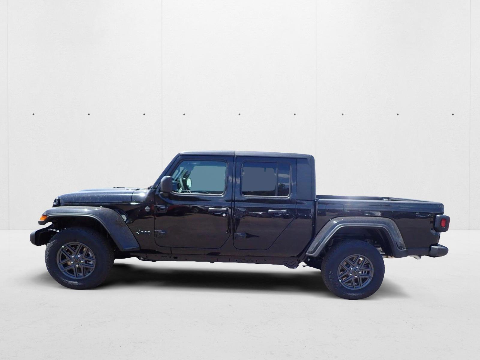 2025 Jeep Gladiator Sport S photo 2