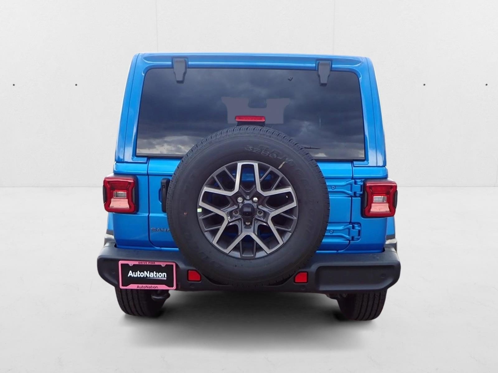 2025 Jeep Wrangler Sahara photo 3