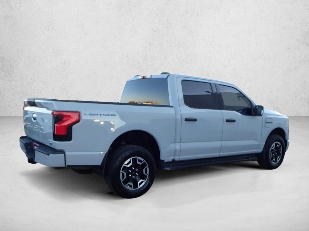 Used 2023 Ford F-150 Lightning XLT Crew Cab Pickup