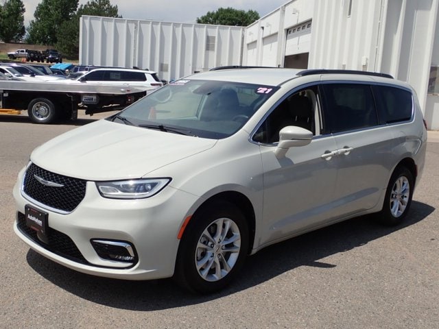 Used 2021 Chrysler Pacifica Touring with VIN 2C4RC3FGXMR554582 for sale in Englewood, CO