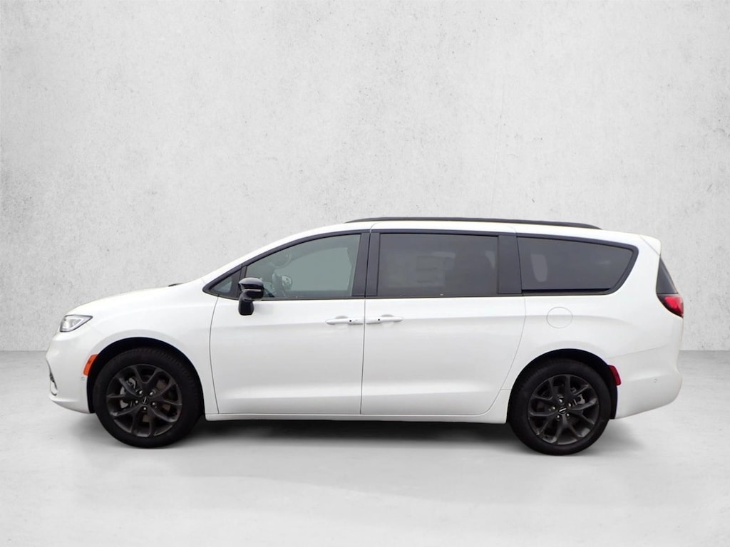 New 2025 Chrysler Pacifica Limited Van Passenger Van