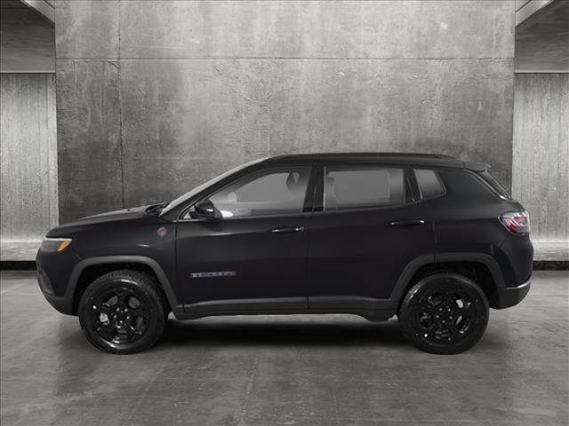 2025 Jeep Compass Trailhawk photo 2