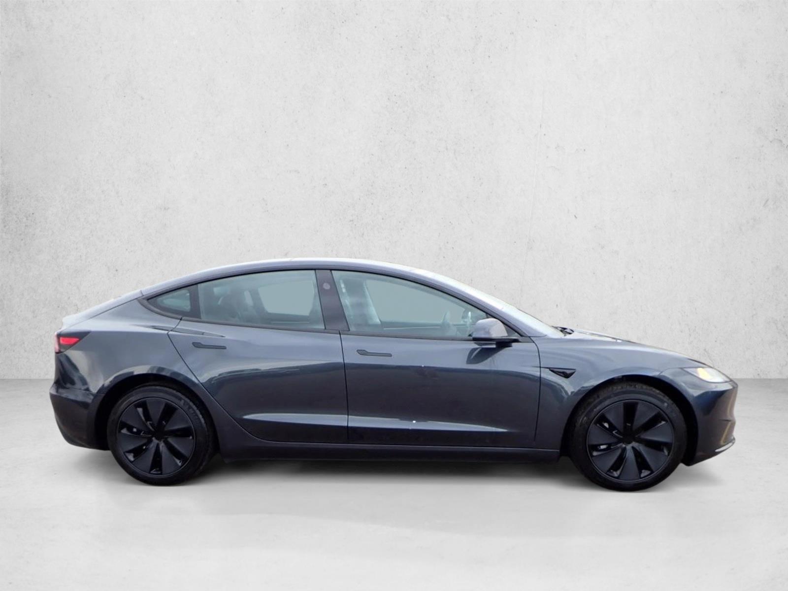 2025 Tesla Model 3 Long Range photo 3