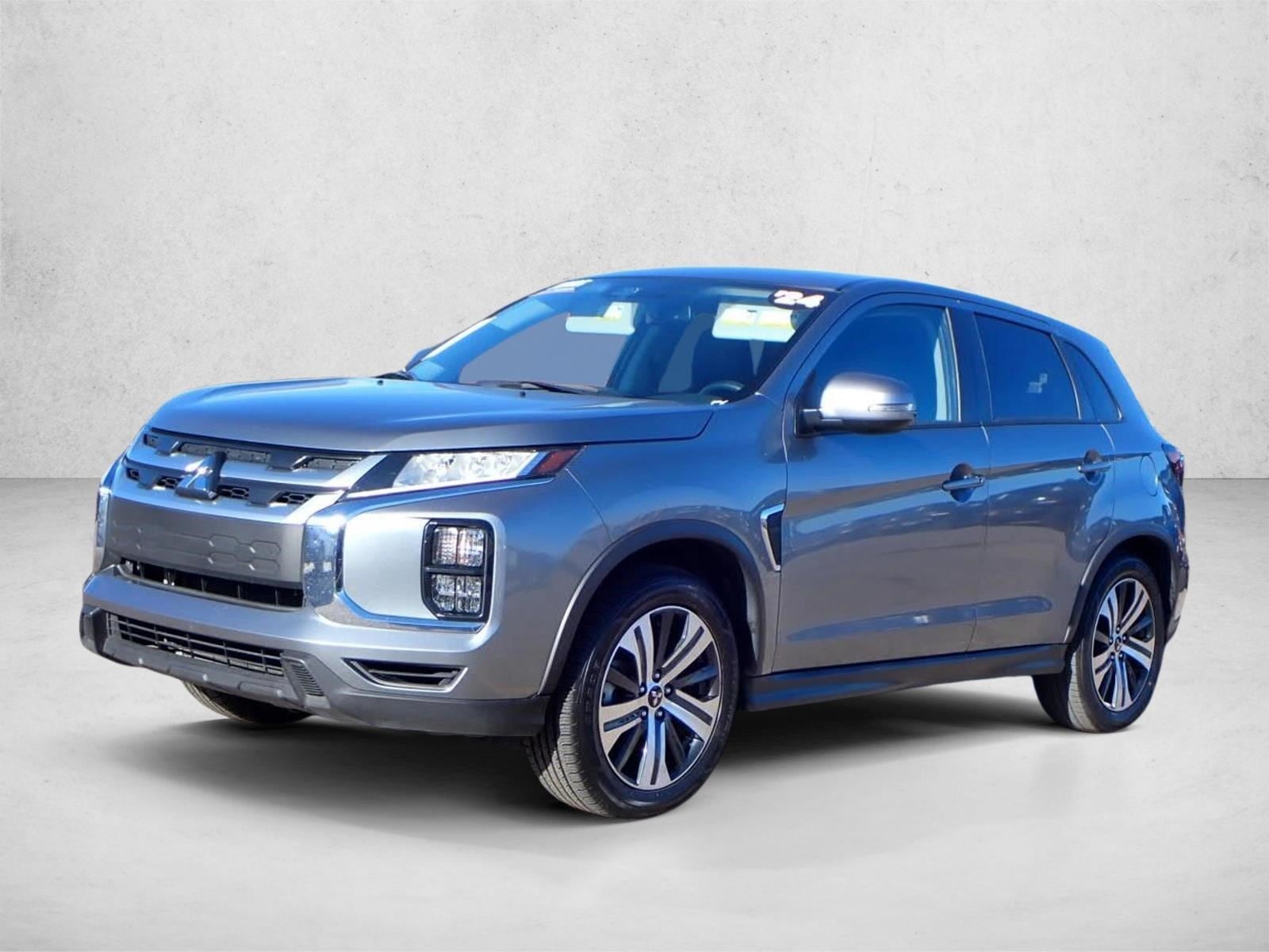 2024 Mitsubishi Outlander Sport SE's photo