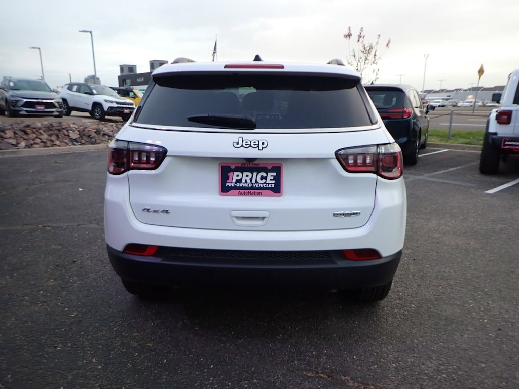 Used 2024 Jeep Compass Latitude Sport Utility