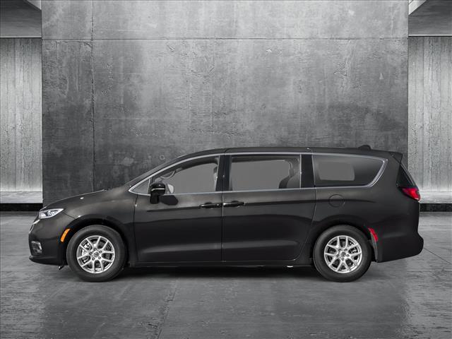 2026 Chrysler Pacifica Limited photo 3