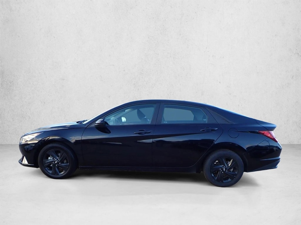 Used 2022 Hyundai Elantra SEL 4dr Car