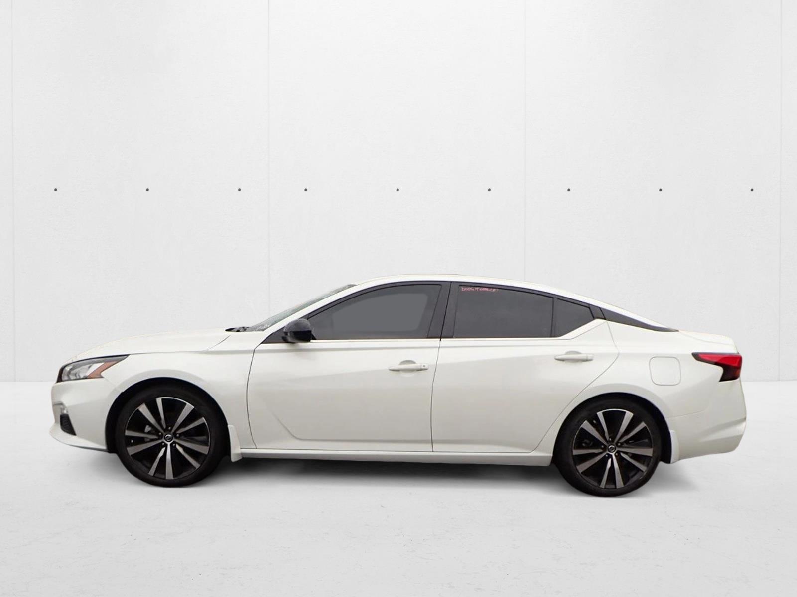 2022 Nissan Altima 2.5 SR photo 2