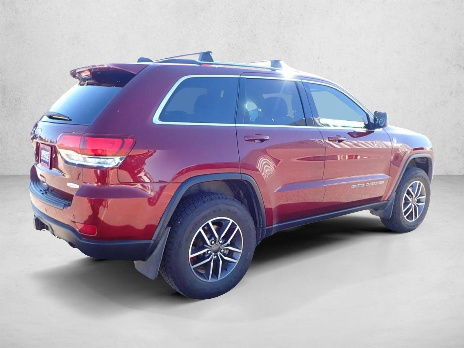 2020 Jeep Grand Cherokee Laredo photo 4