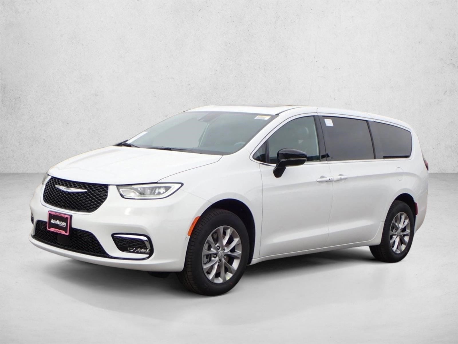 2026 Chrysler Pacifica Limited's photo