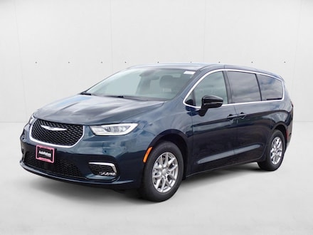 2025 Chrysler Pacifica Select Van Passenger Van