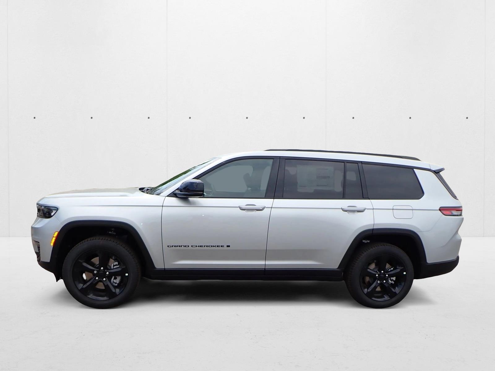 2025 Jeep Grand Cherokee Limited photo 2