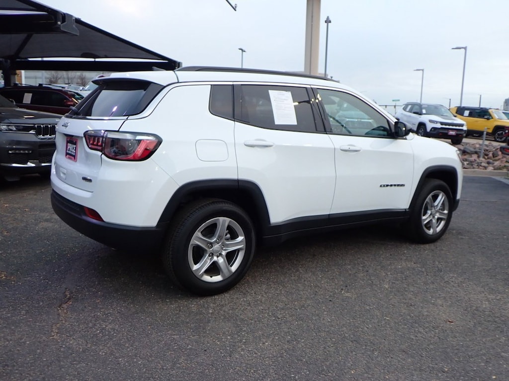 Used 2024 Jeep Compass Latitude Sport Utility