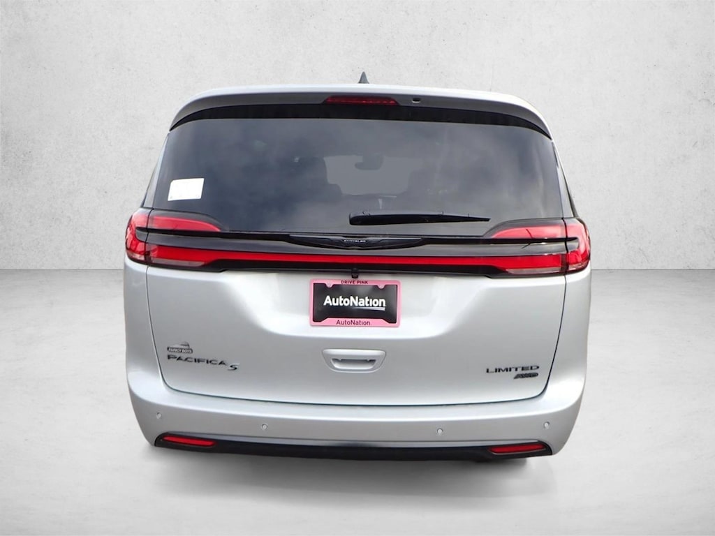 New 2026 Chrysler Pacifica Limited Van Passenger Van