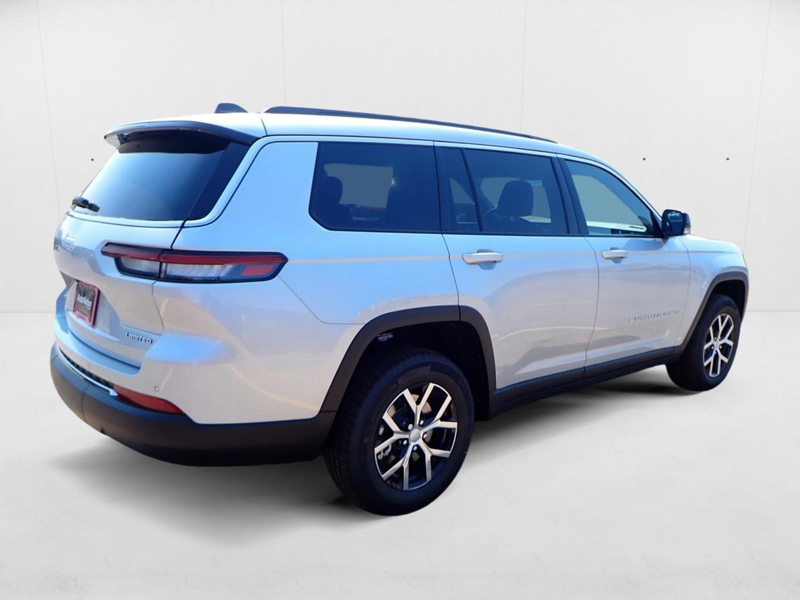 2025 Jeep Grand Cherokee Limited photo 4