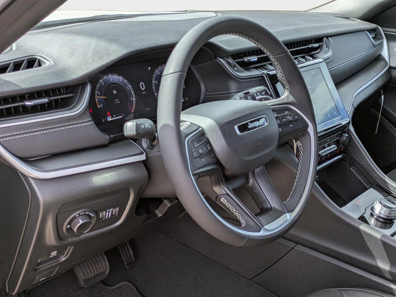 2025 Jeep Grand Cherokee Altitude X photo 3