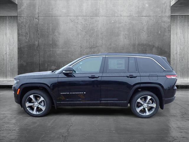 2025 Jeep Grand Cherokee Limited photo 2