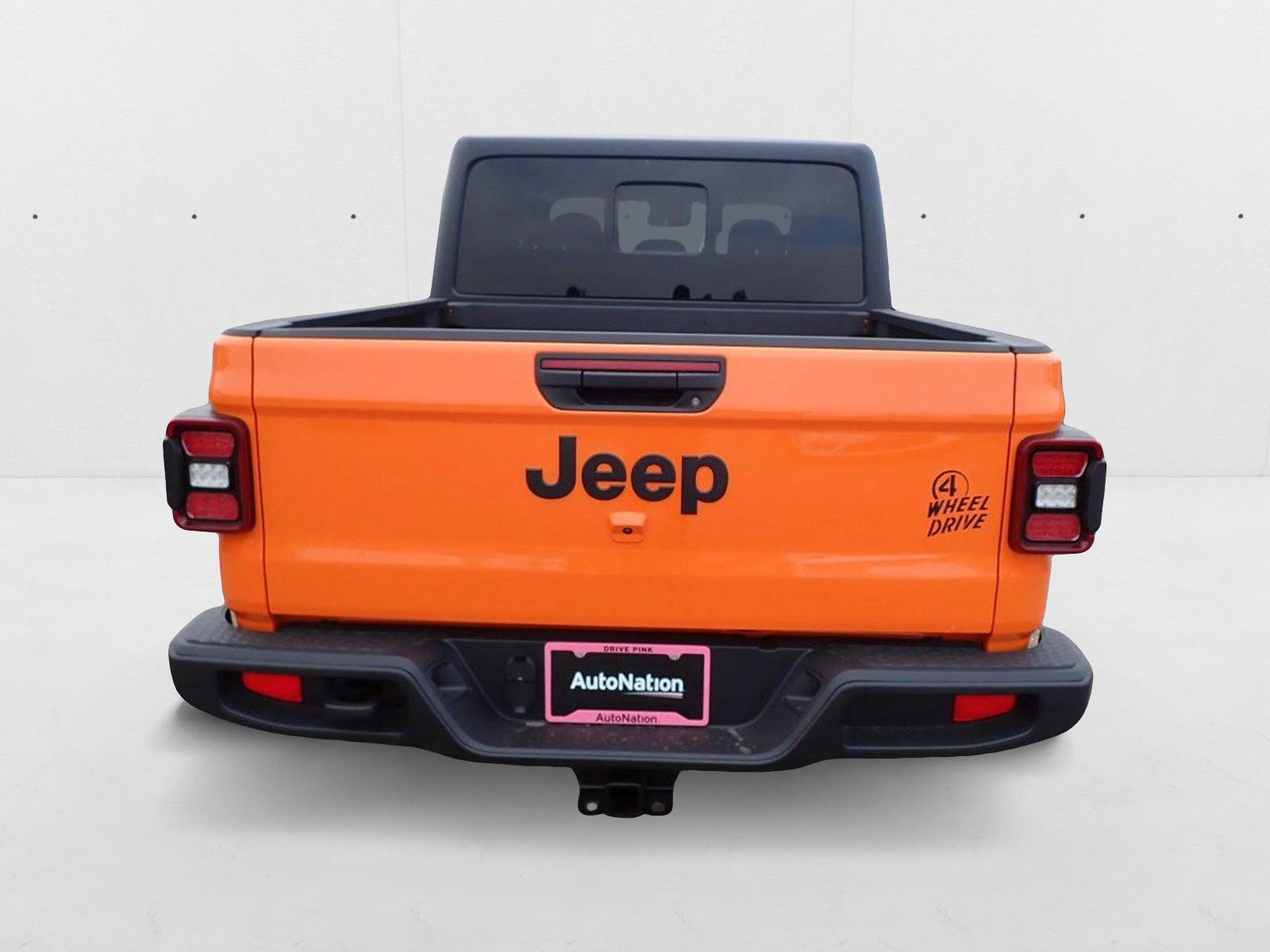 2025 Jeep Gladiator Willys photo 3