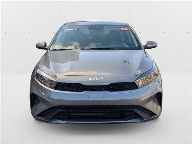 2023 Kia Forte LXS photo 2