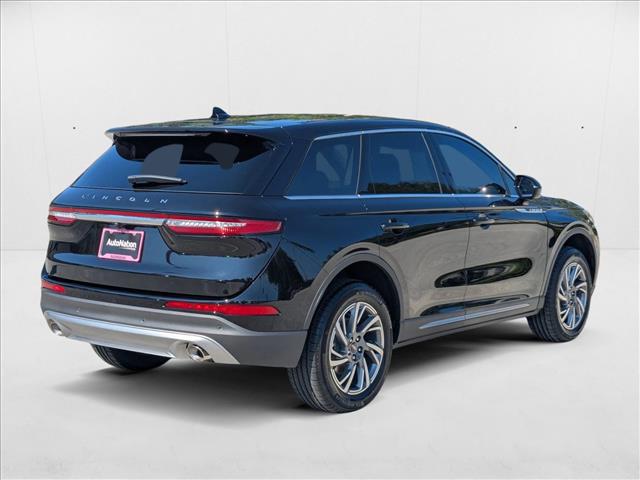 2025 Lincoln Corsair Premiere photo 2