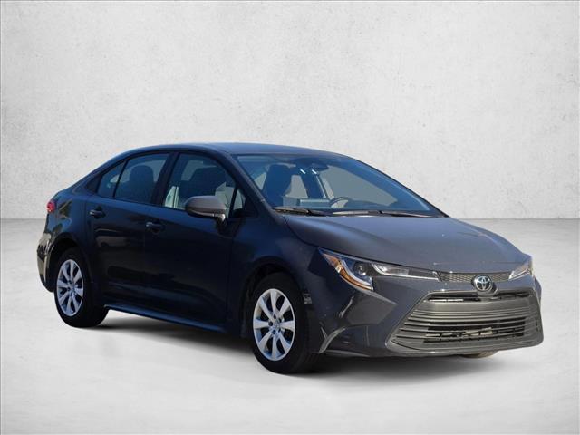2025 Toyota Corolla LE photo 3