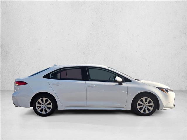 2025 Toyota Corolla LE photo 4