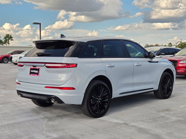2025 Lincoln Corsair Premiere photo 2