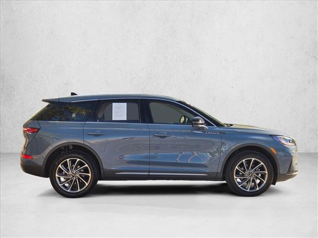 2023 Lincoln Corsair Standard photo 4
