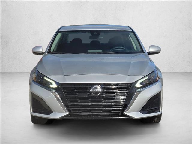 2023 Nissan Altima 2.5 SV photo 2